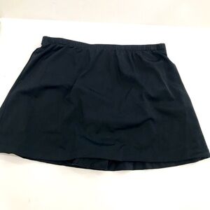 Maxine of Hollywood swimwear skirt with under panty discrete light tummy control